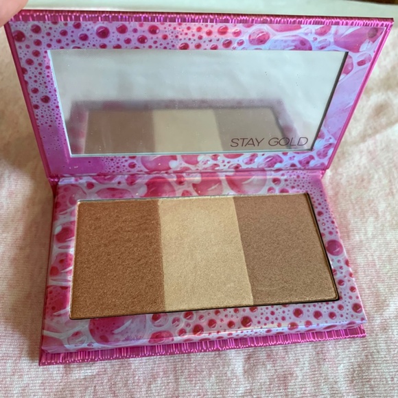 Urban Decay X Kristen Leanne Beauty Beam Highlighter Palette - Picture 2 of 8